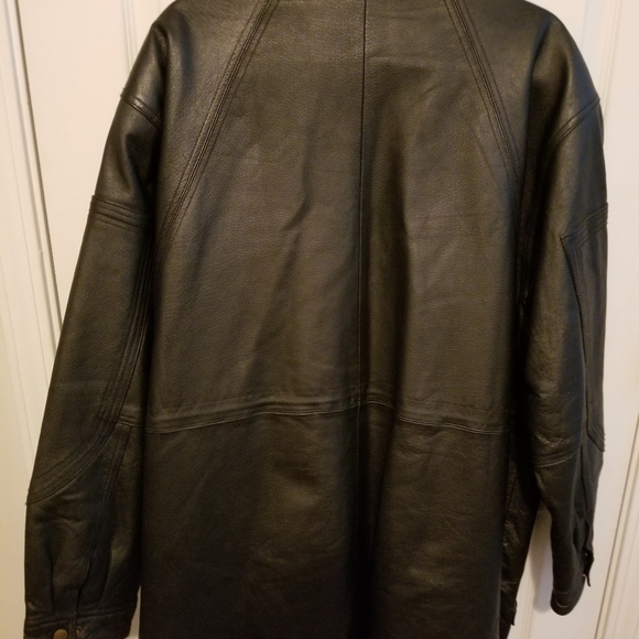 Leather jacket - Picture 2 of 3